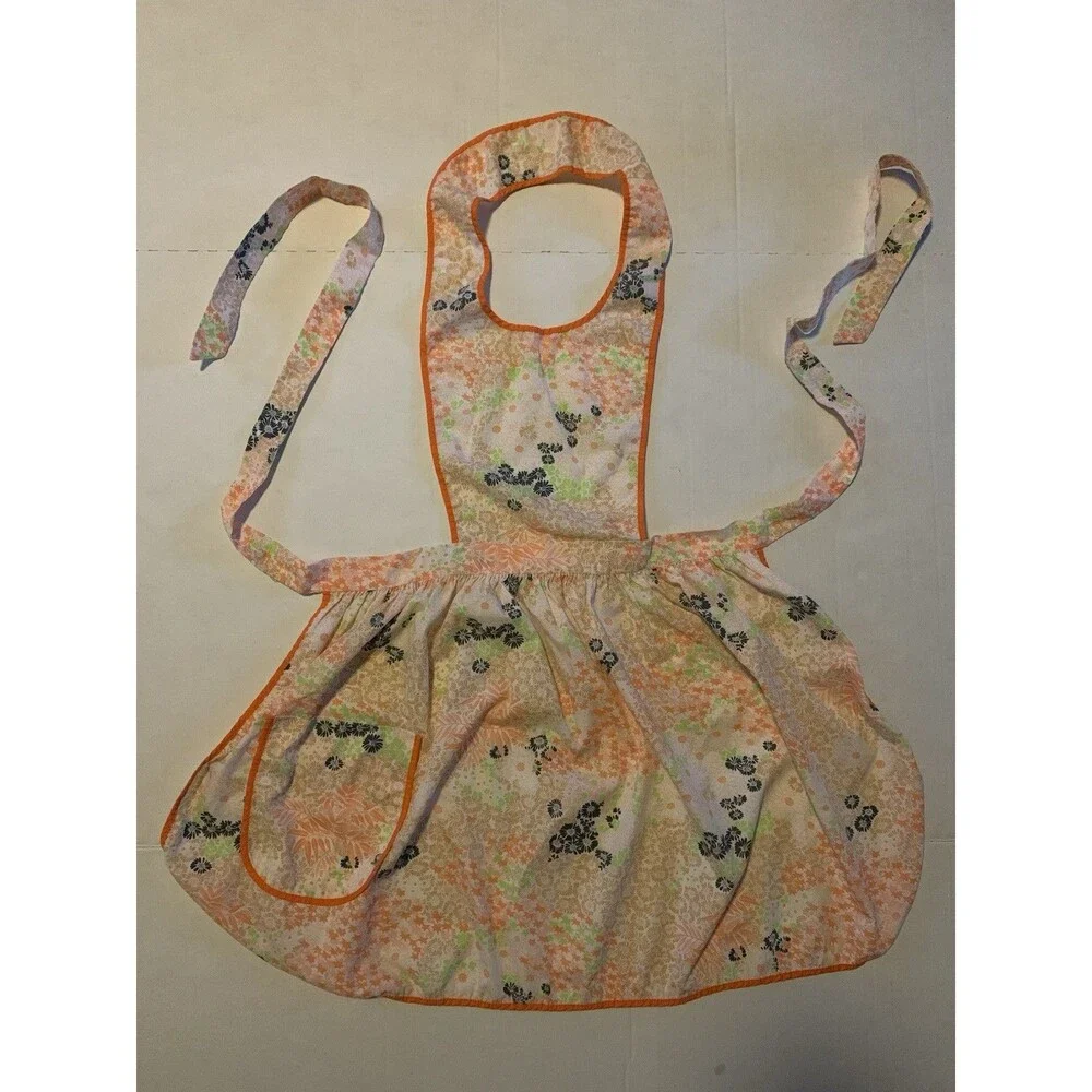 Vintage Handmade Flowered with pocket Farm House Full Kitchen Grandma Apron